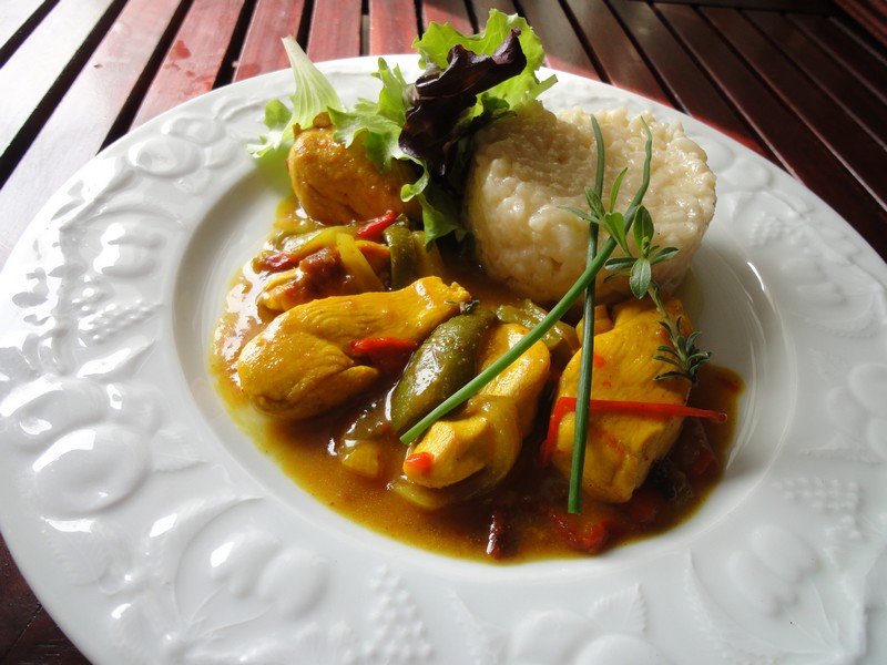 émincé de volaille au poivrons et curry - Show-devant.fr